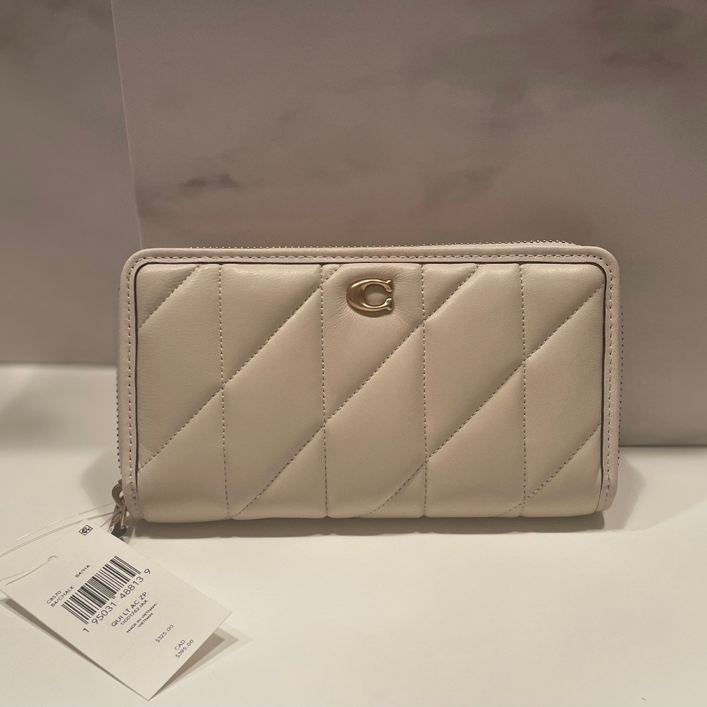 NWT Coach Accordion Zip Wallet With Pillow Quilting